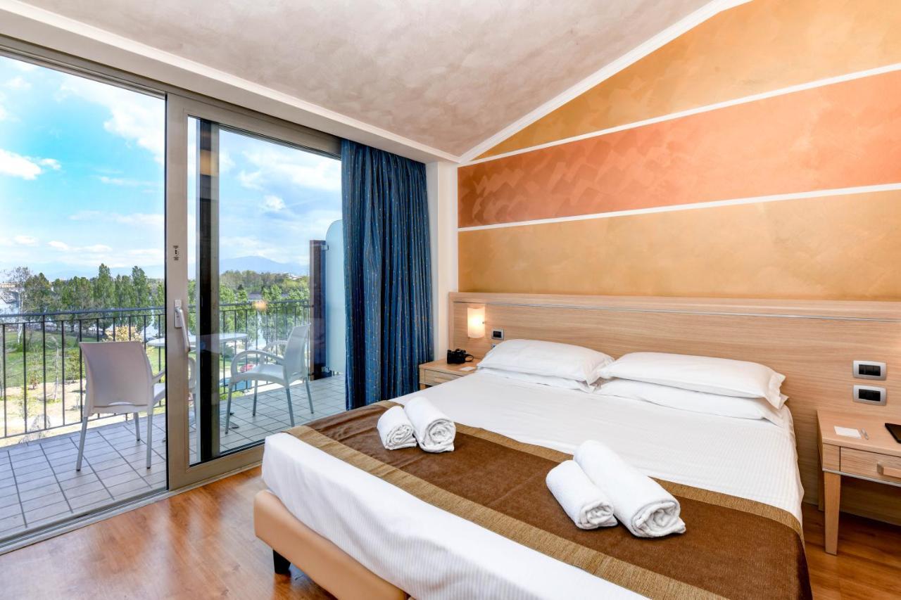 Hotel Rivus Peschiera del Garda Luaran gambar