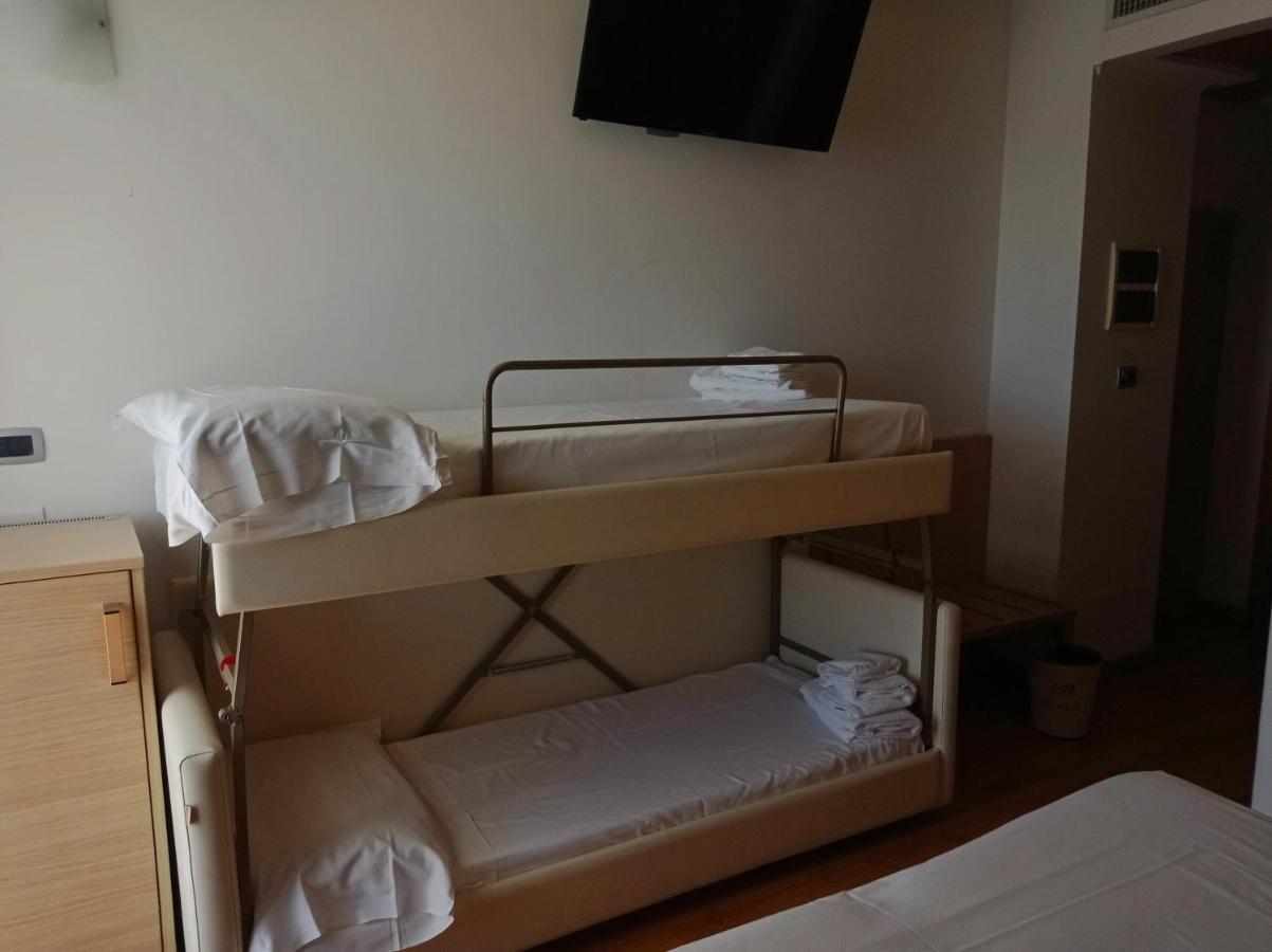 Hotel Rivus Peschiera del Garda Luaran gambar