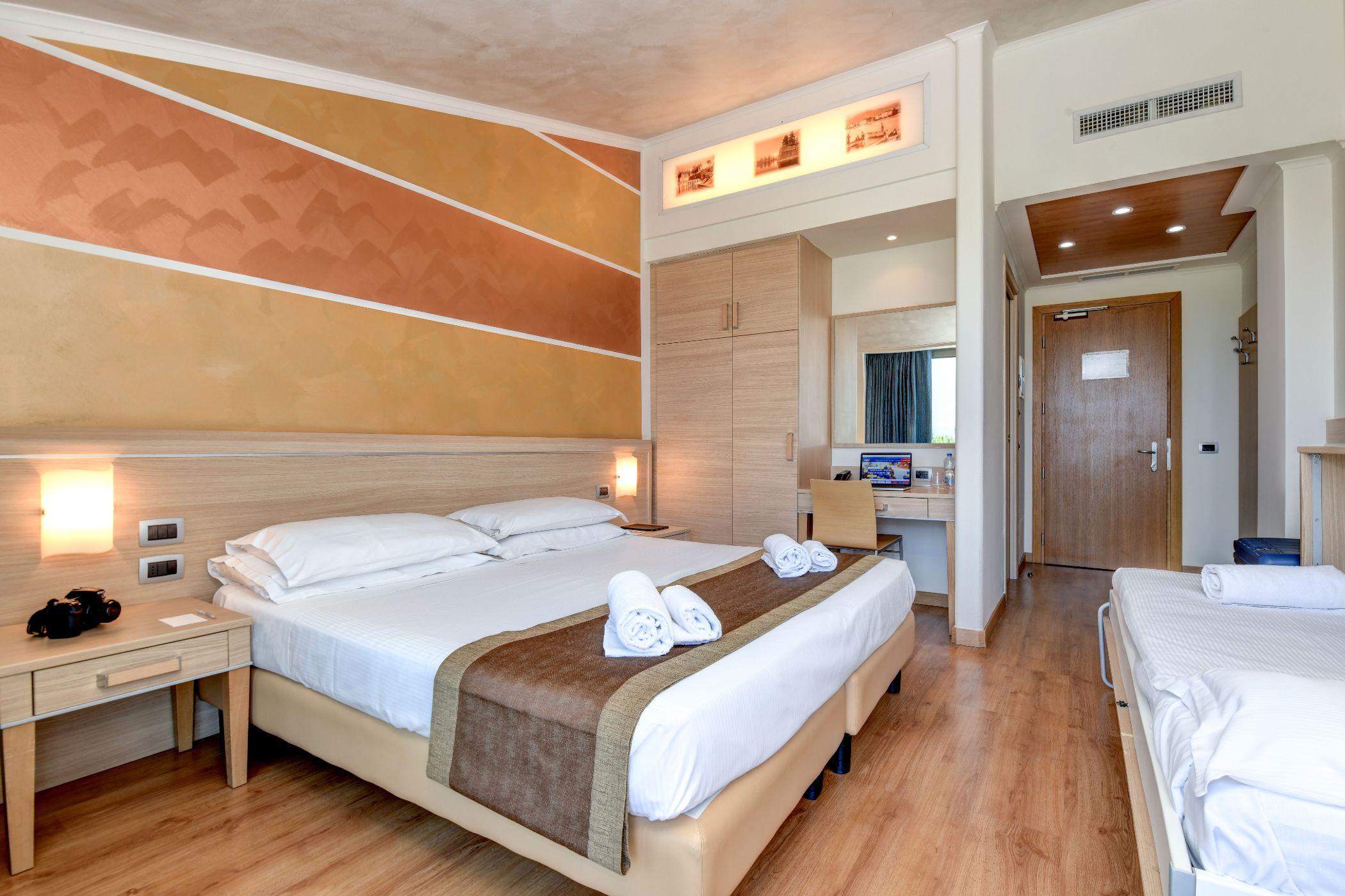 Hotel Rivus Peschiera del Garda Luaran gambar