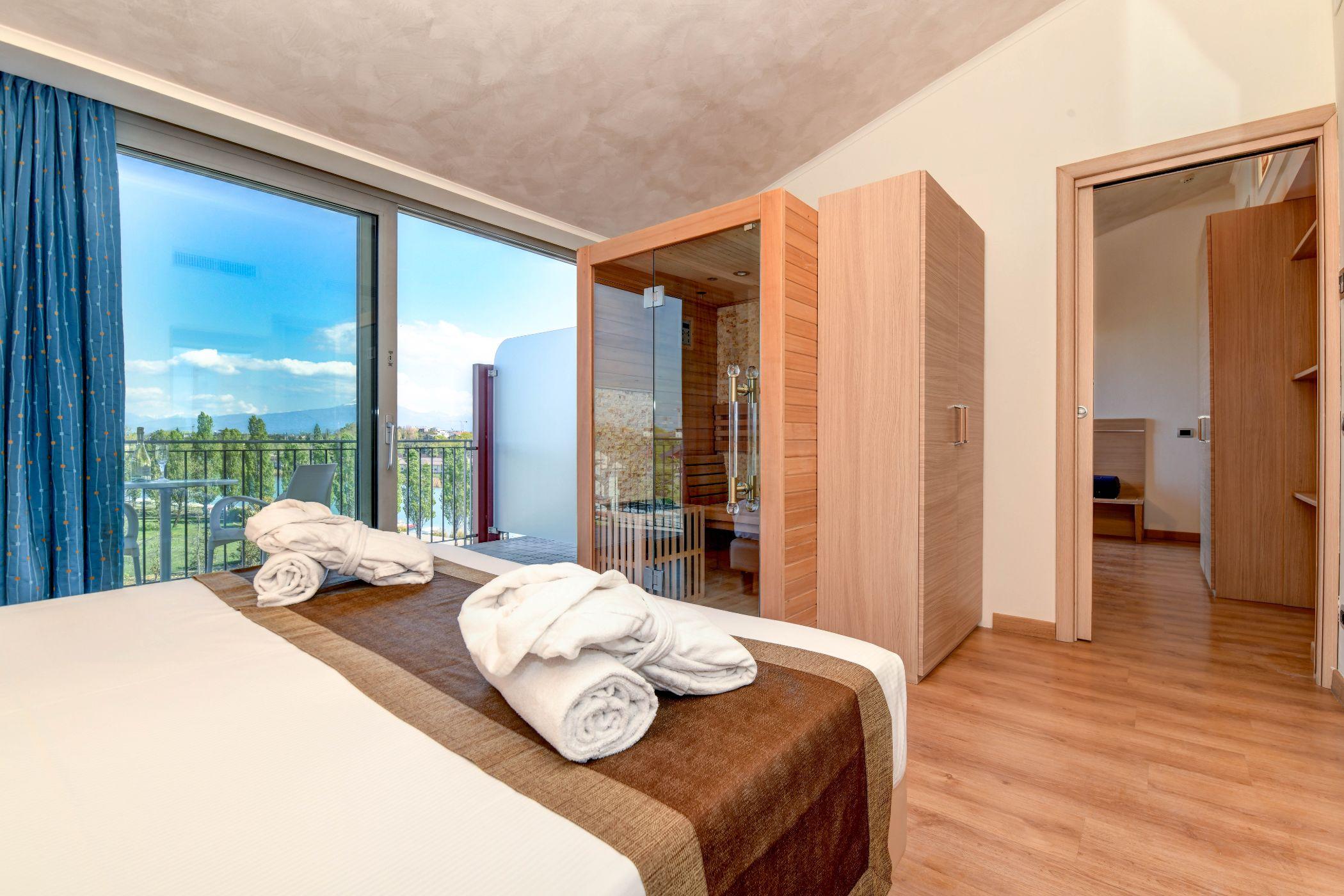 Hotel Rivus Peschiera del Garda Luaran gambar