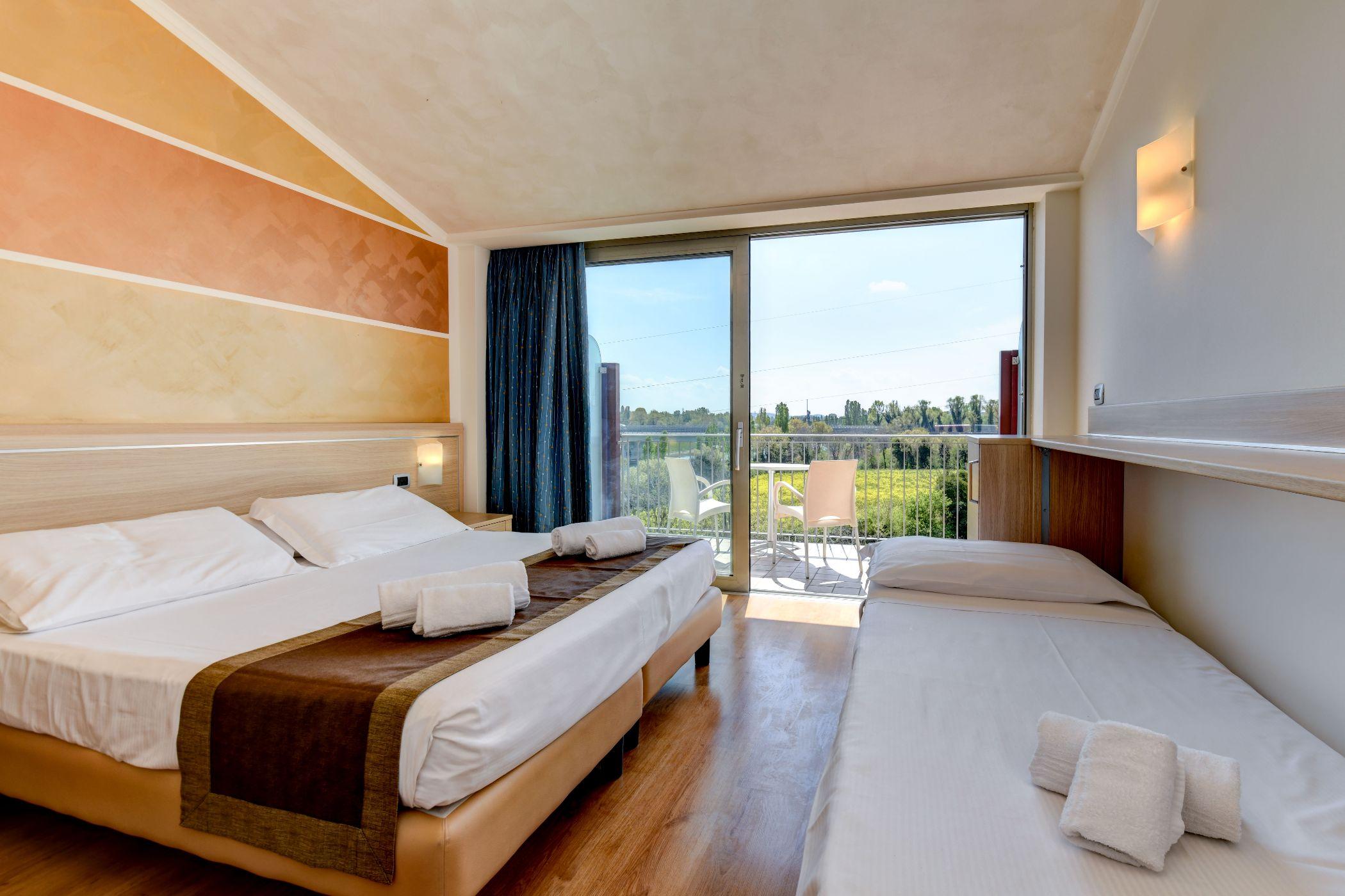 Hotel Rivus Peschiera del Garda Luaran gambar