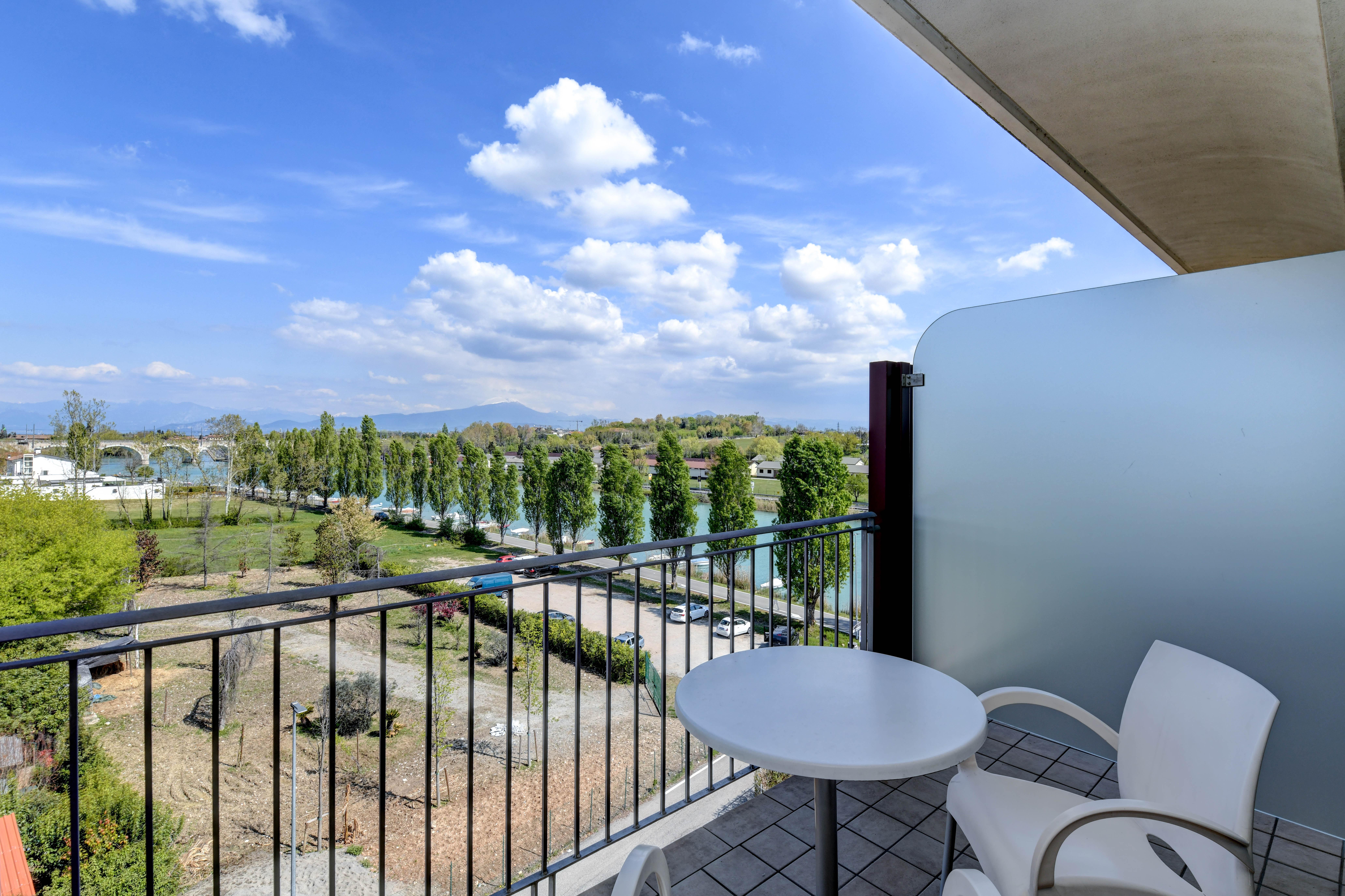 Hotel Rivus Peschiera del Garda Luaran gambar