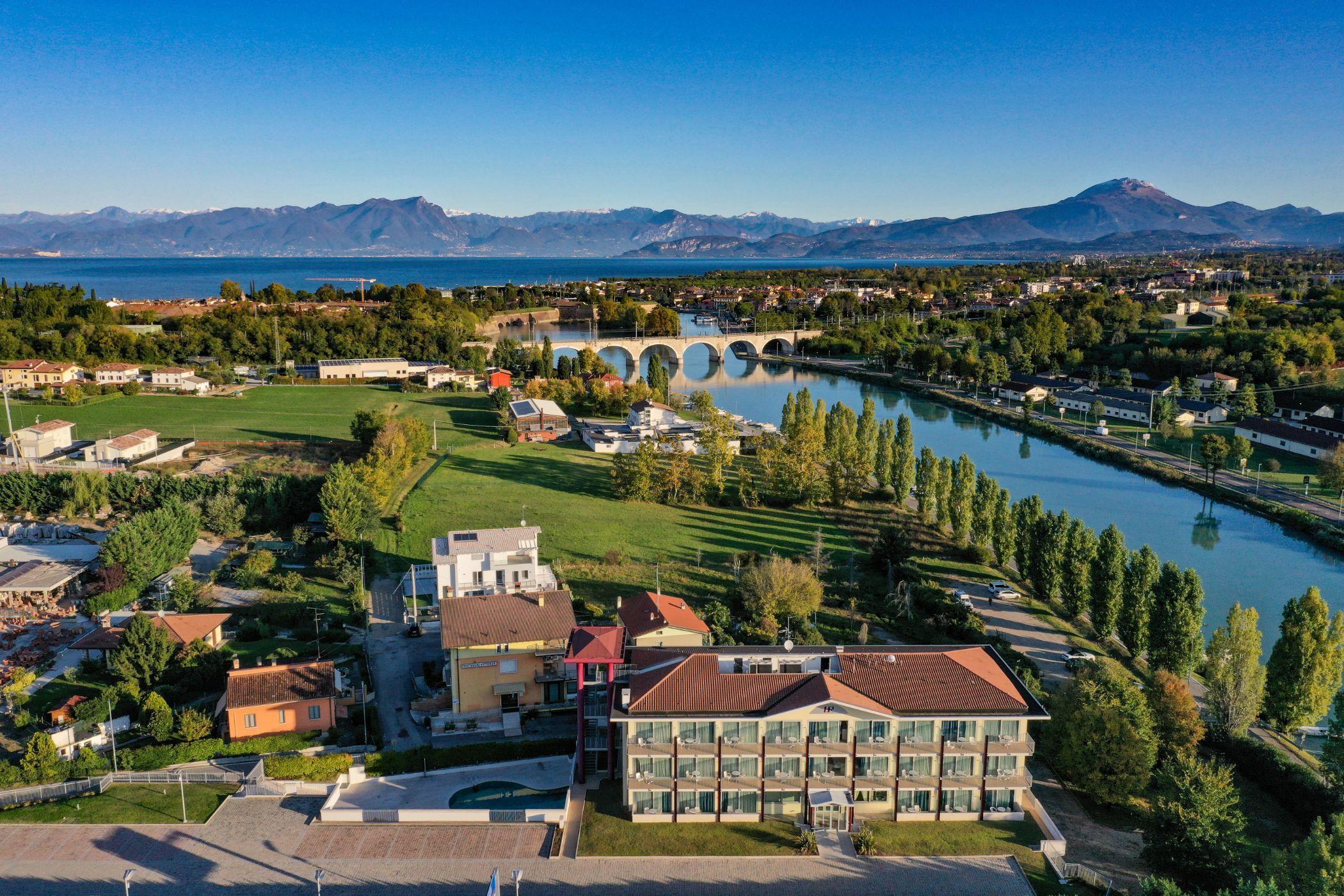 Hotel Rivus Peschiera del Garda Luaran gambar