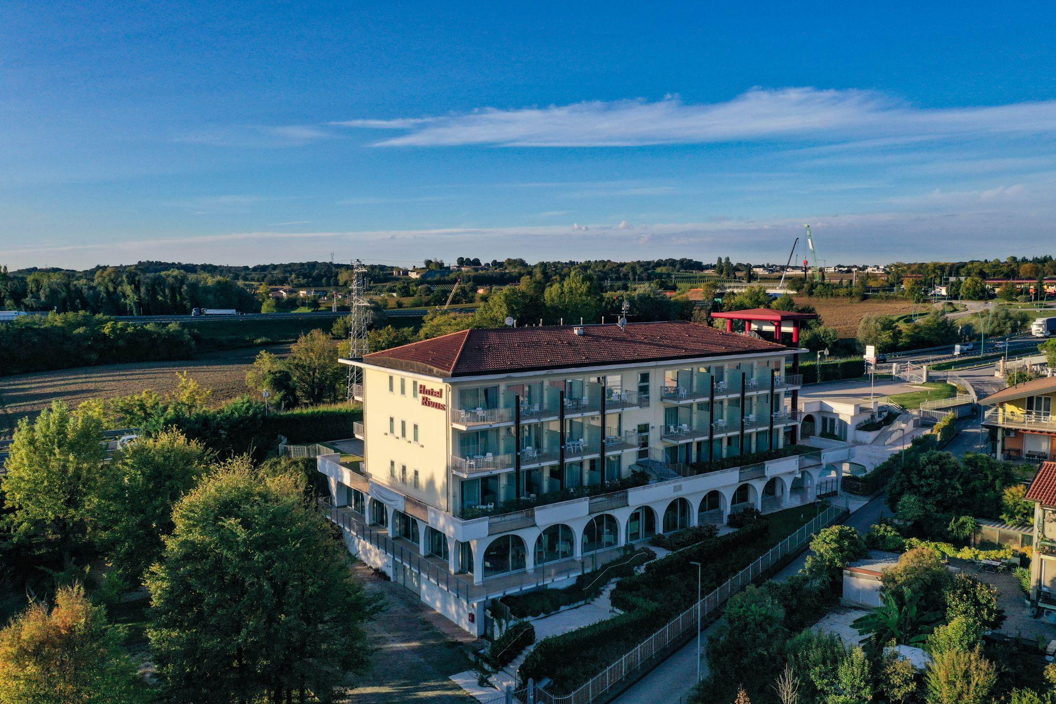 Hotel Rivus Peschiera del Garda Luaran gambar