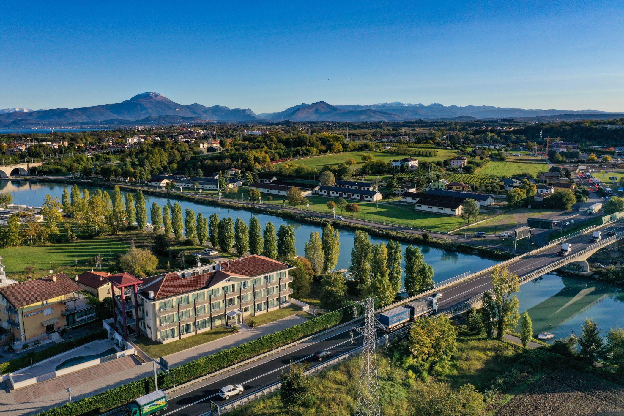 Hotel Rivus Peschiera del Garda Luaran gambar