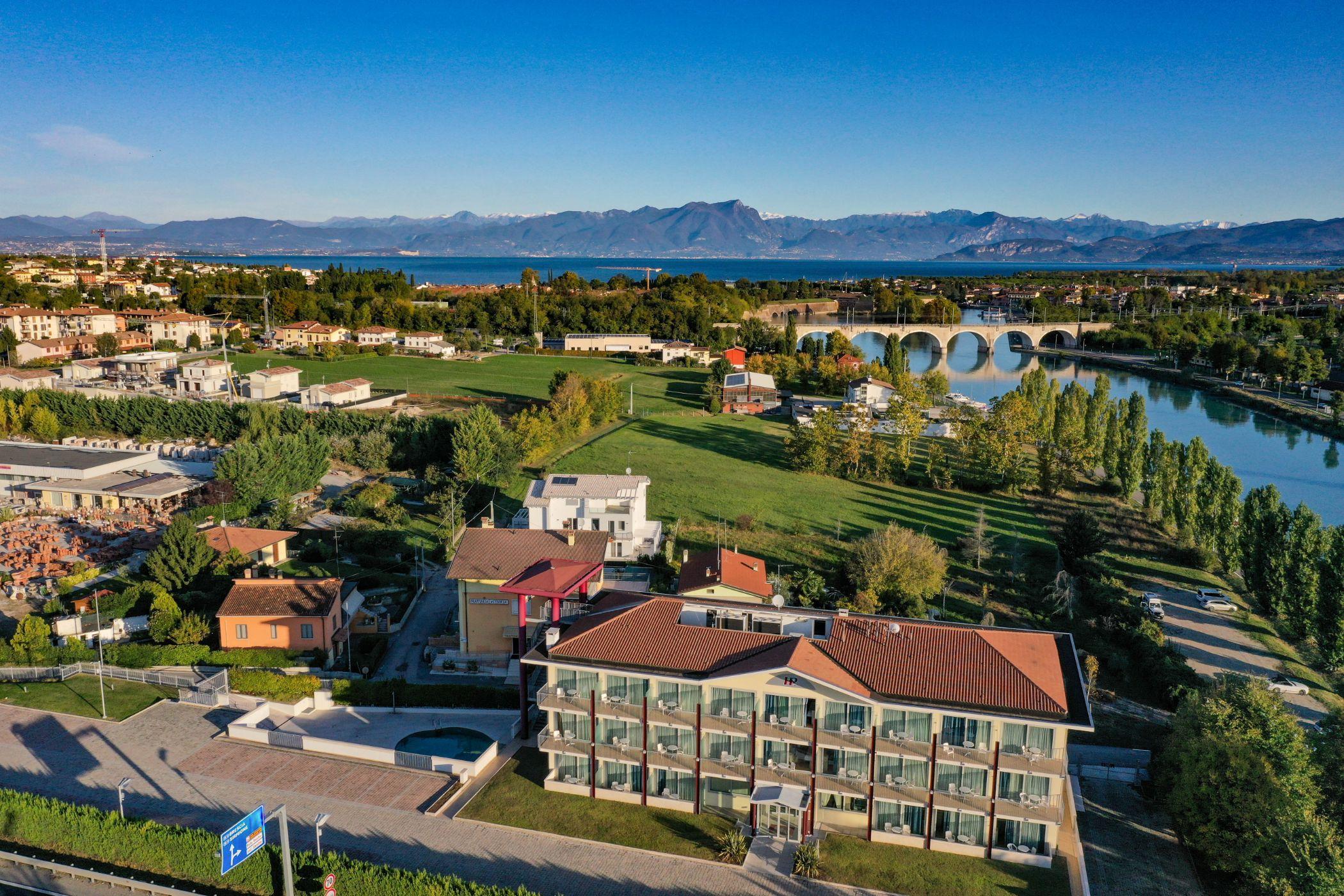 Hotel Rivus Peschiera del Garda Luaran gambar