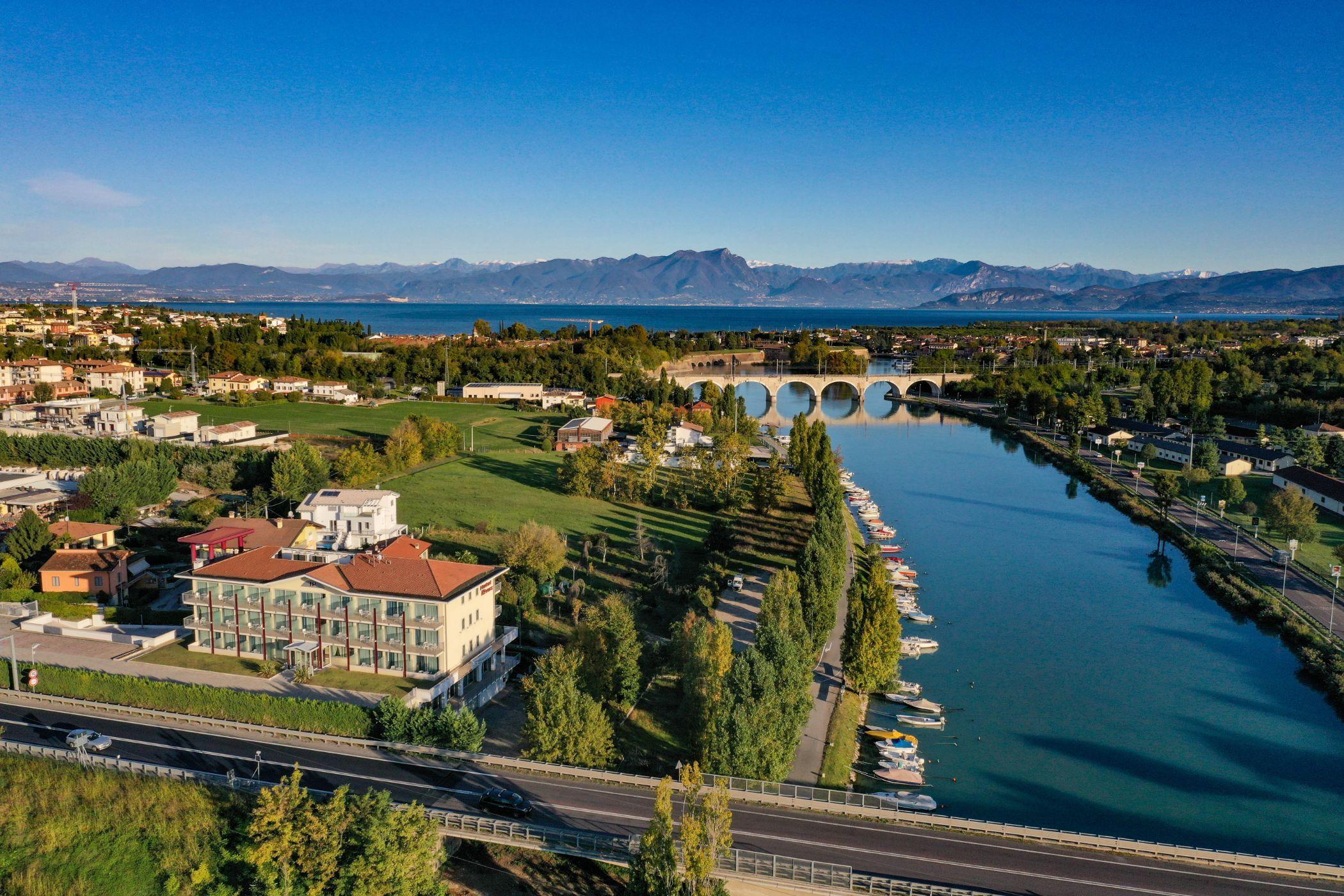 Hotel Rivus Peschiera del Garda Luaran gambar