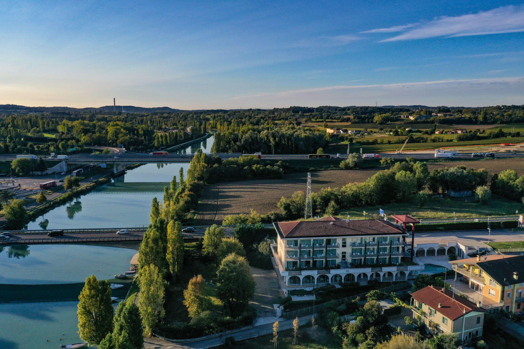 Hotel Rivus Peschiera del Garda Luaran gambar