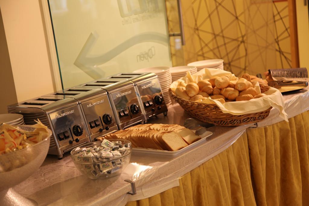 Hotel Rivus Peschiera del Garda Luaran gambar