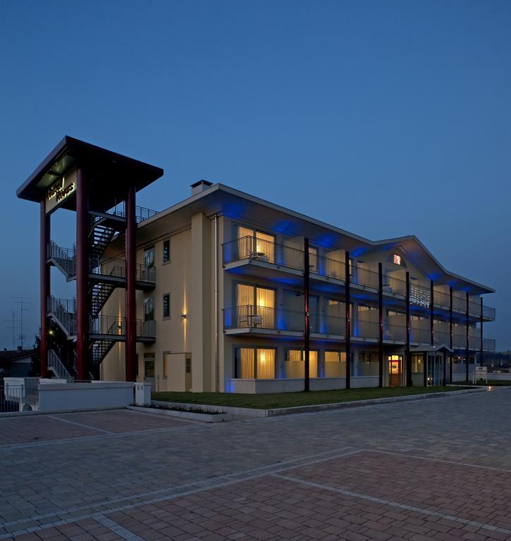 Hotel Rivus Peschiera del Garda Luaran gambar