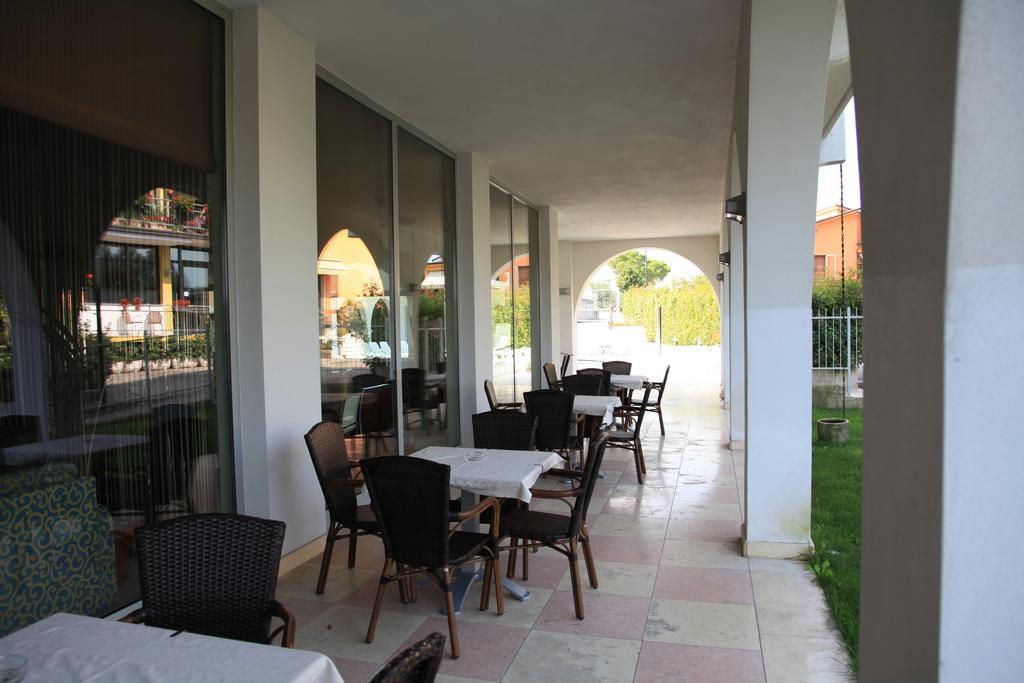 Hotel Rivus Peschiera del Garda Luaran gambar
