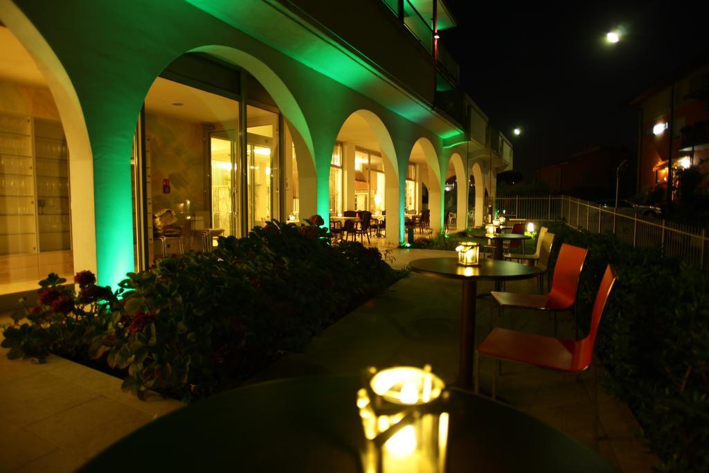 Hotel Rivus Peschiera del Garda Luaran gambar