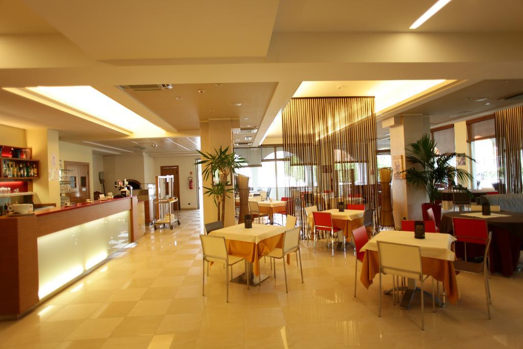 Hotel Rivus Peschiera del Garda Luaran gambar